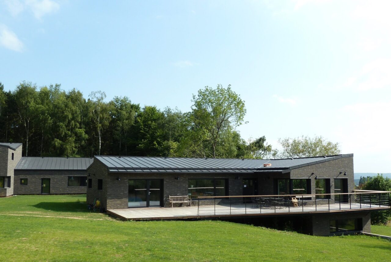 Terrasse en bois suspendue